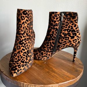 NWT Steve Madden Leiland Leopard boots size 8.5